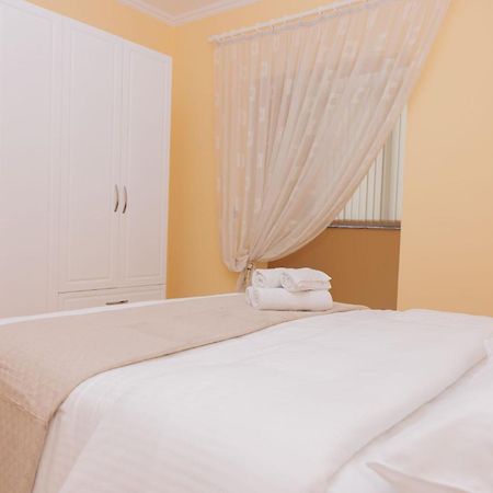 Heart Of Tirana Villa Luaran gambar