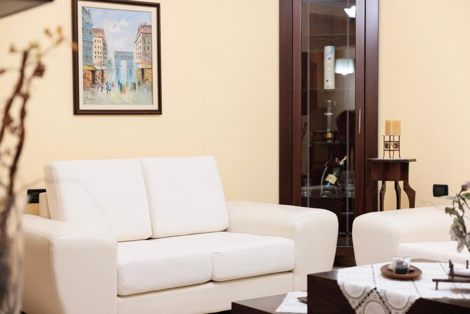 Heart Of Tirana Villa Luaran gambar