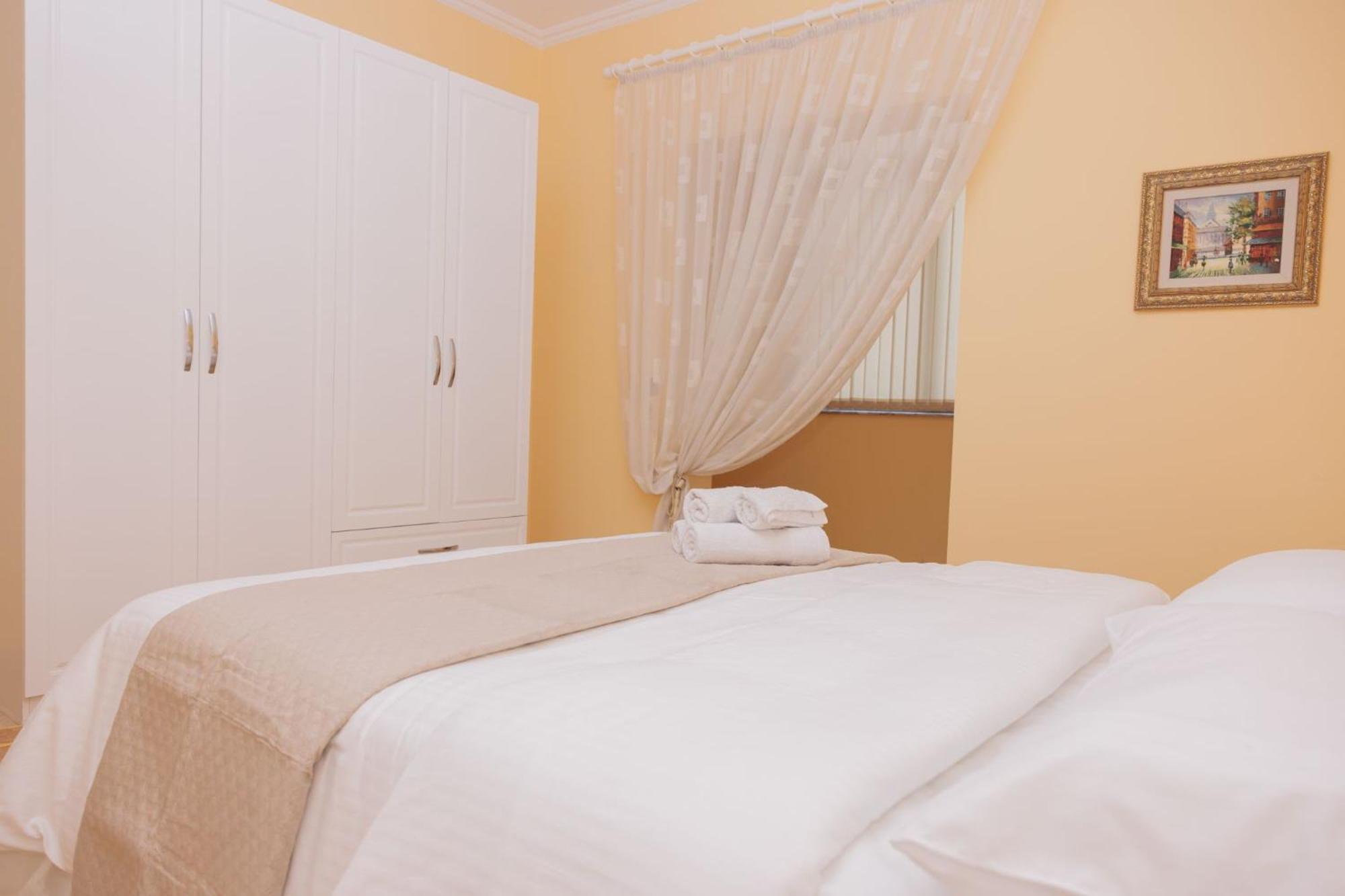 Heart Of Tirana Villa Luaran gambar
