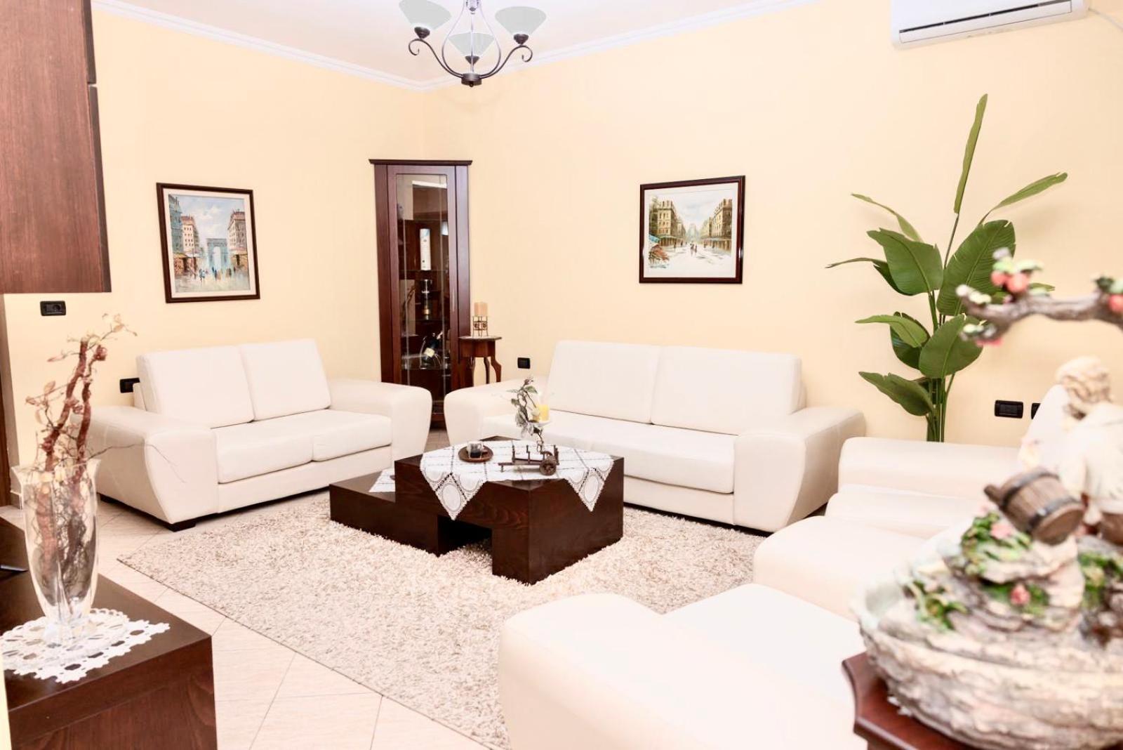 Heart Of Tirana Villa Luaran gambar